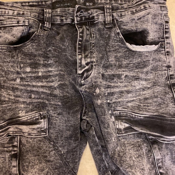 Mens cargo destroyed jeans - Picture 2 of 6